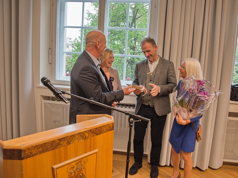 Stadt Altötting, 60. Geburtstag Stephan Antwerpen, Geschenk, Foto: Peter Wagner