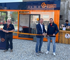 Stadt Altötting, Eröffnung Infopoint Deutsche GigaNetz GmbH 2023, Foto: Deutsche GigaNetz Stadt Altötting, Eröffnung Infopoint Deutsche GigaNetz GmbH 2023, Foto: Deutsche GigaNetz