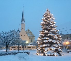 Stadt Altötting, Kapellplatz im Winter, Foto: Herbert Hofauer