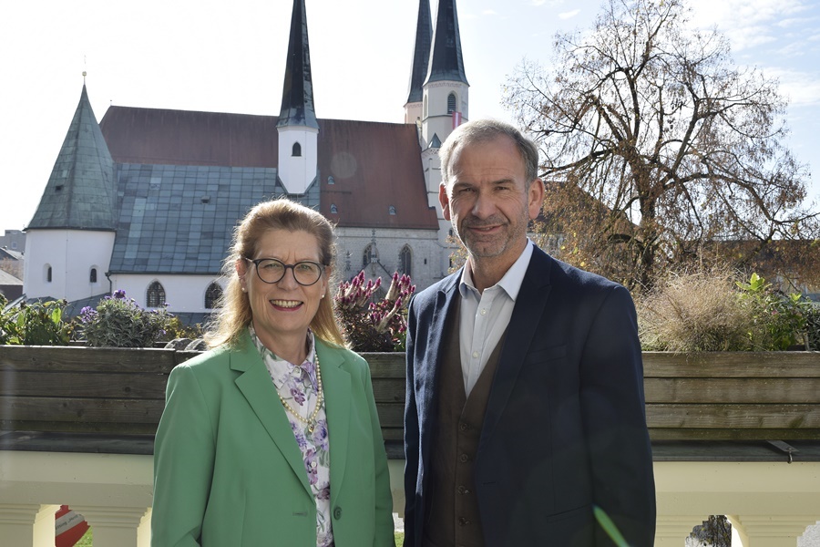Seniorenreferentin Luise Hell und Erster Bürgermeister Stephan Antwerpen, Foto: Stadt Altötting