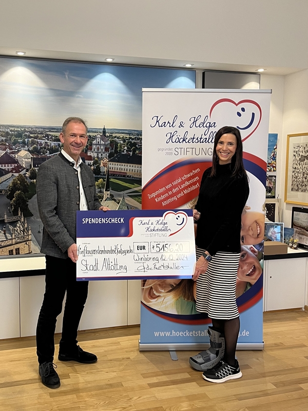 Stadt Altötting, Spende Höcketstaller Stiftung, 2024, Foto: Stadt Altötting