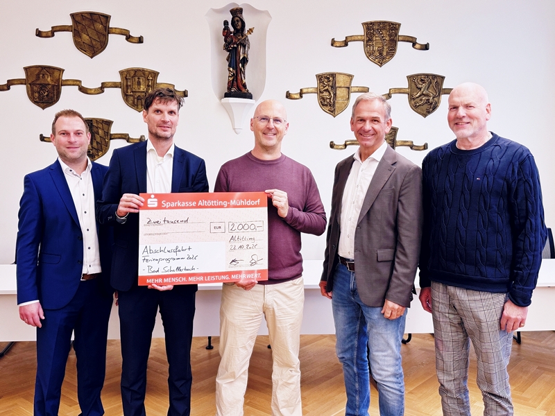 Stadt Altötting, Spende Sparkasse für Ferienpass-Abschlussfahrt 2026, Foto: Stadt Altötting