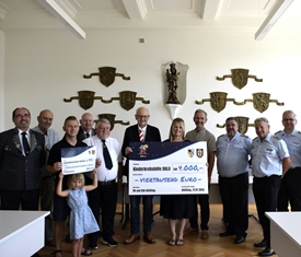 Stadt Altötting, Spendenübergabe RK/KSK an Kinderkrebshilfe Balu, Foto: Stadt Altötting