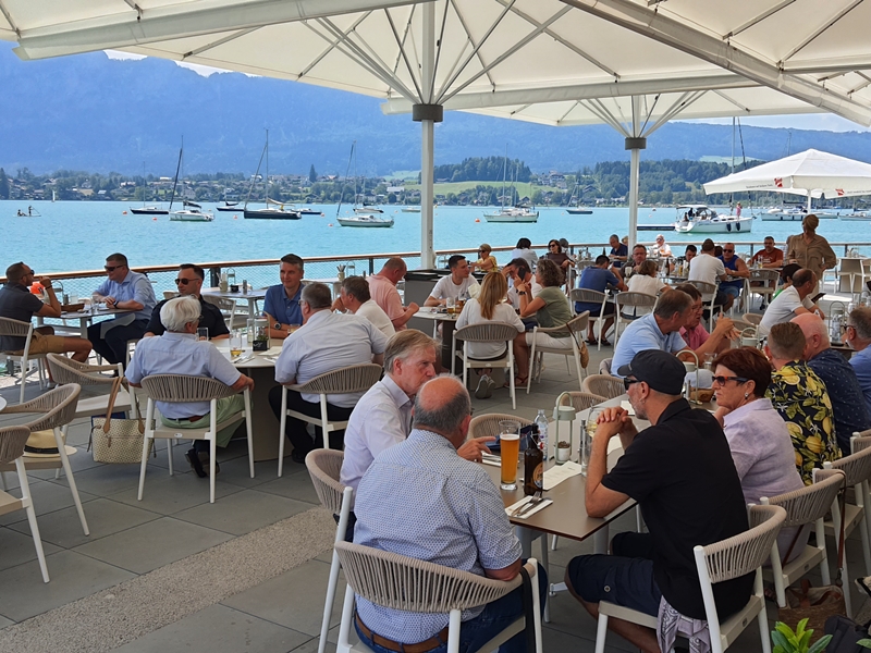 Stadt Altötting, Stadtratsinformationsfahrt nach Mondsee 2024, Terrasse Mondfleckerl, Foto: Stadt Altötting