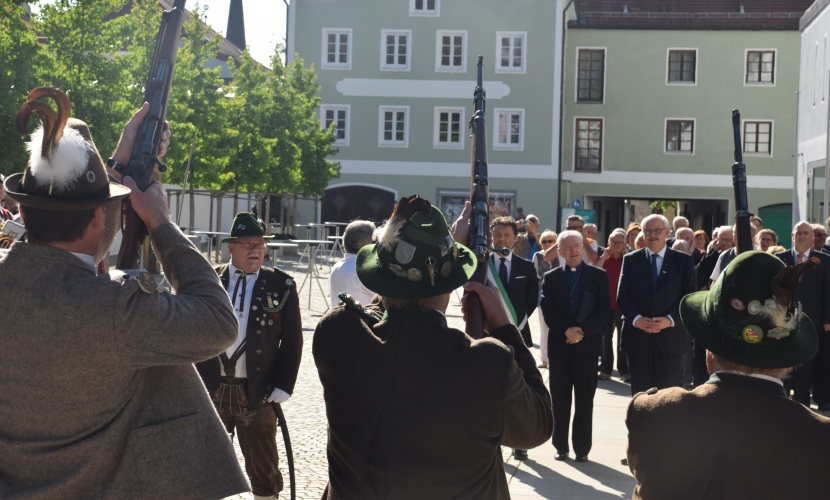 25-jähriges Städtepartnerschaftsjubiläum Altötting-Loreto, Salutschützen, Foto: Iven Matheis