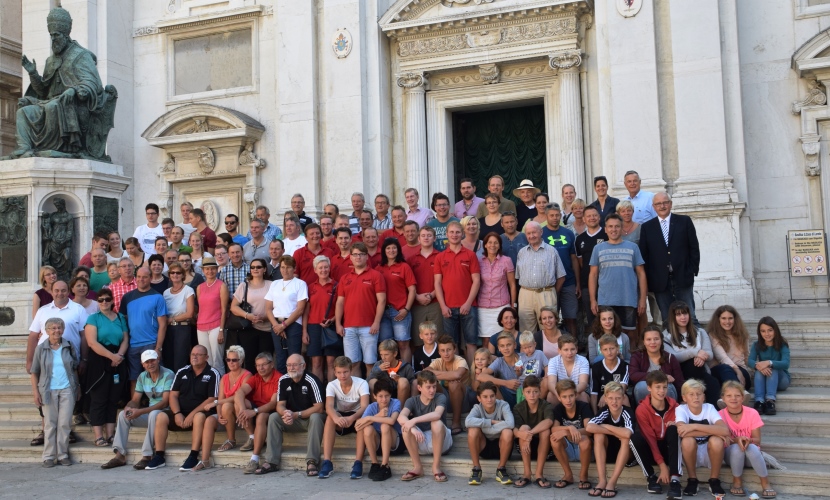 Altötting-Loreto 25jährige Städtepartnerschaft in Loreto, Gruppenfoto Gäste, Foto: Stadt Altötting