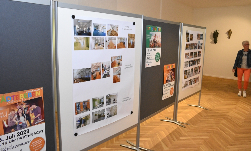 Im 2. Obergeschoss fand eine Fotoausstellung zum Rathausumbau statt.
