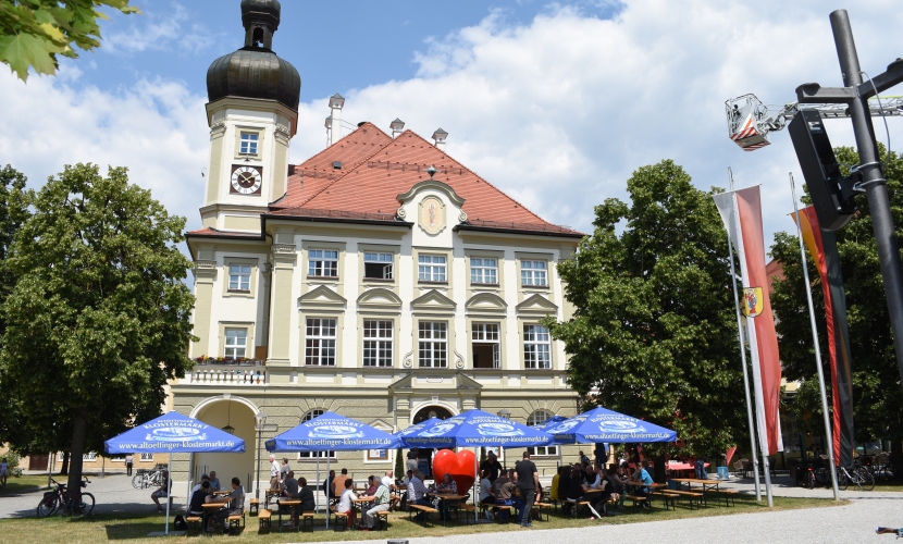 Das Rathaus erstrahlt in neuem Glanz.