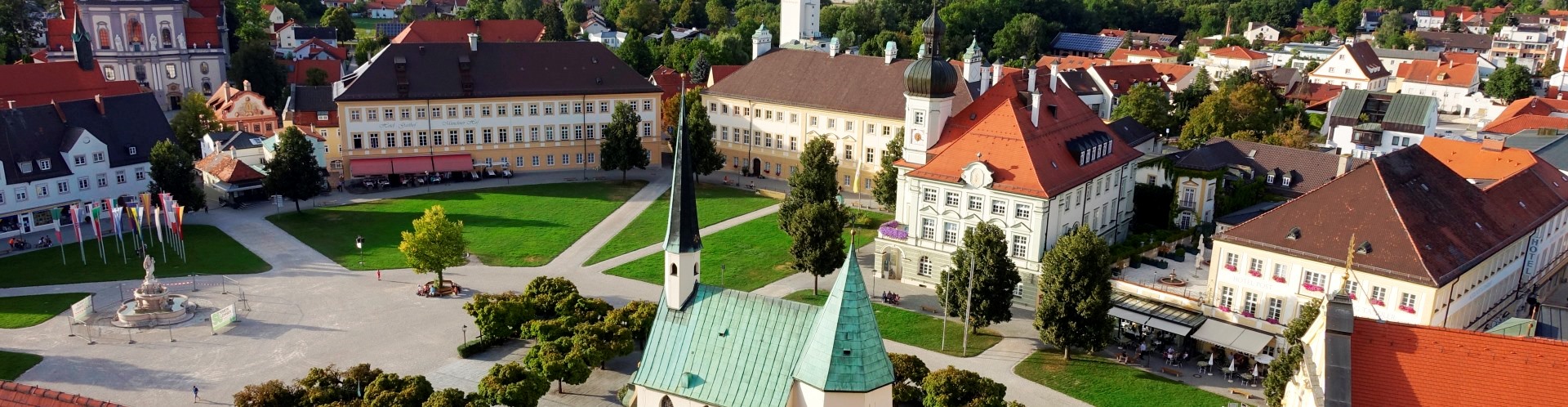 Luftaufnahme vom Kapellplatz Altötting.