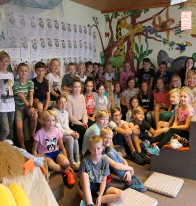 Gruppenfoto der Teilnehmer des Sommerferien-Leseclubs in der Stadtbücherei Altötting 2018.