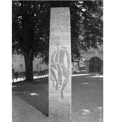 Ein Mahnmal gegen das Vergessen, Foto Strauss Ein Mahnmal gegen das Vergessen, Gedenkstätte in Altötting.