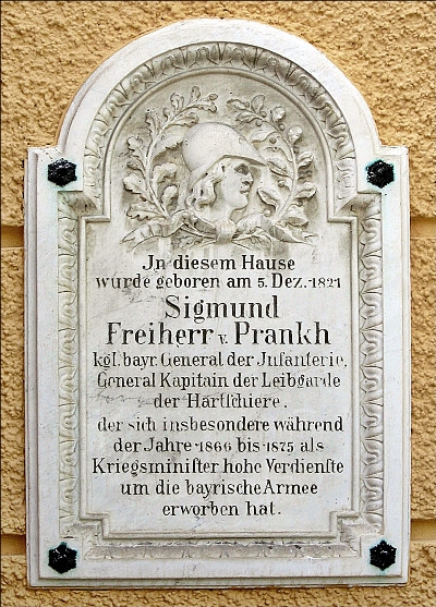 Gedenktafel an Sigmund Freiherr von Pranckh an dessen Geburtshaus.