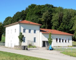 Außenansicht Wasserwerk Altötting.