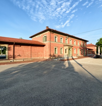 Bahnhof Altötting, Vorplatz, Foto: Iven Matheis