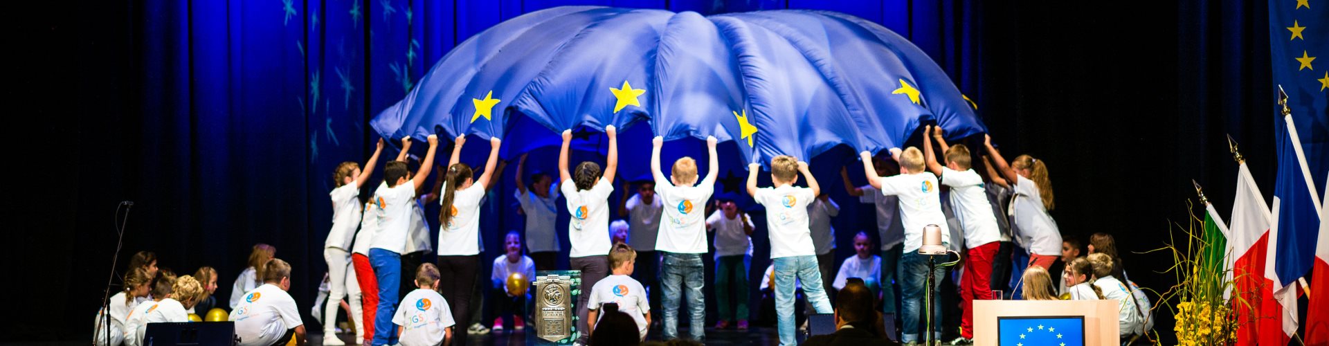 Grundschüler bei der Europapreisverleihung 2013 in Altötting