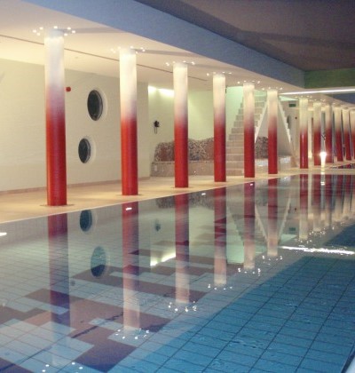Das Schwimmbad im Hotel Plankl Altötting.