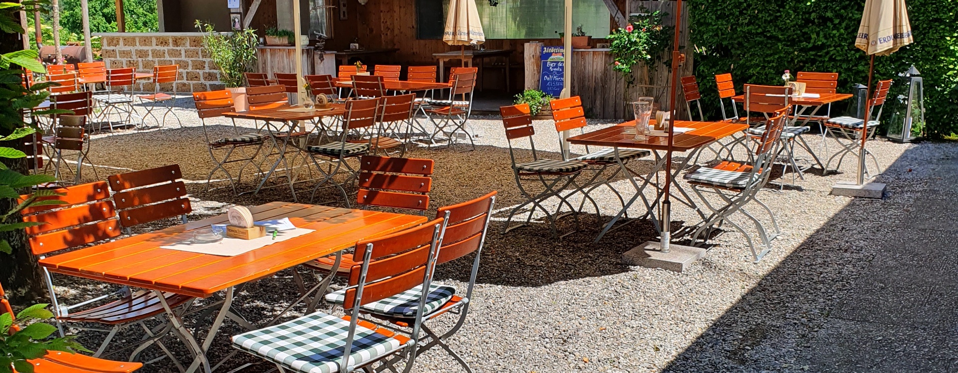 Gemütlicher Biergarten in Heiming beim Kellerwirt