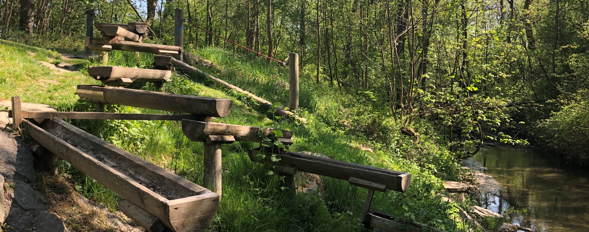 Der Naturerlebnisweg mit Wasserspielen für Groß und Klein