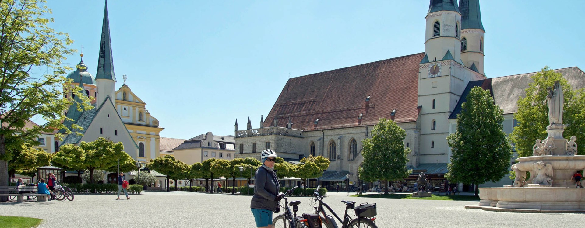 Fahradfahrer am Kapellplatz 