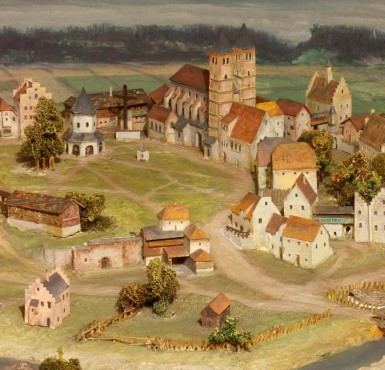 Eine Szene der Altöttinger Dioramenschau, die die alte Stadtansicht zeigt.