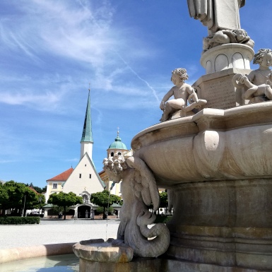 Hier sehen Sie den Marienbrunnen 