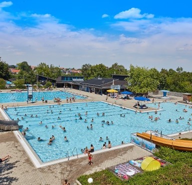 Das Altöttinger Freibad Sankt Georgen befindet sich in dem Stadtteil Gramming.