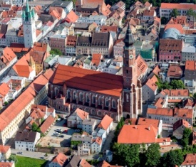 Basilika St. Jakob in Straubing, Foto Pfarrei St. Jakob Luftaufnahme der Basilika St. Jakob in Straubing