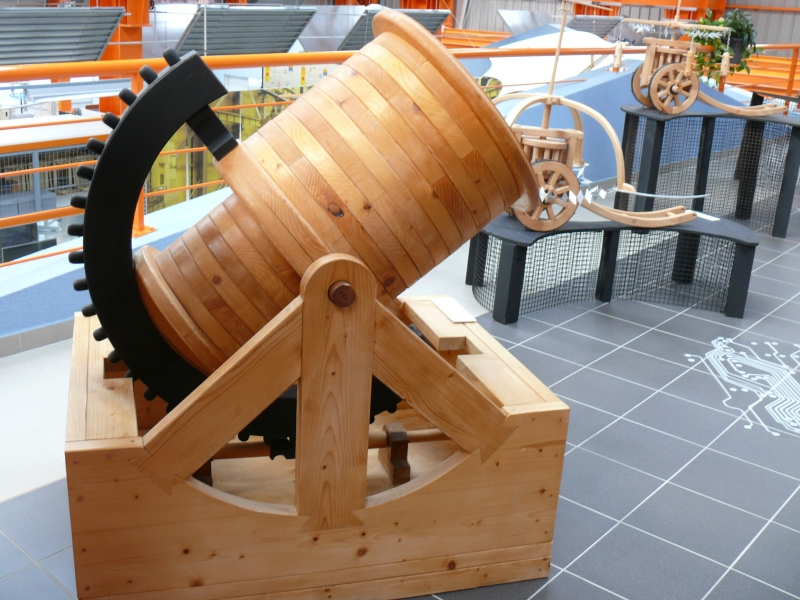 Ein Objekt aufgebaut nach der Zeichnung von Leonardo da Vinci.