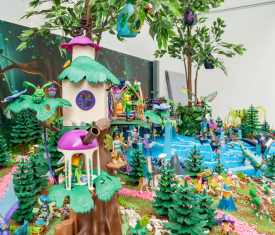 PLAYMOBIL-Spielgeschichten von Oliver Schaffer in der Stadtgalerie Altötting, Foto Dirschl Playmobil Feen-Welt