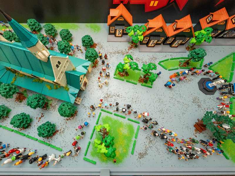 Lichterprozession um die Gnadenkapelle Altötting aus Playmobil Figuren
