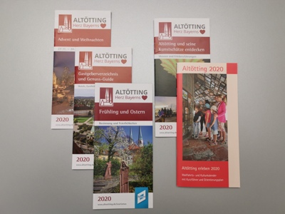 Prospekt von Altötting 2020, Foto Tourismusbüro Die aktuellen Themenflyer von Altötting für 2020.
