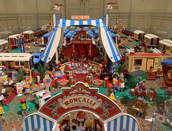 Hier sehen Sie eine Playmobilwelt zum Thema Zirkus