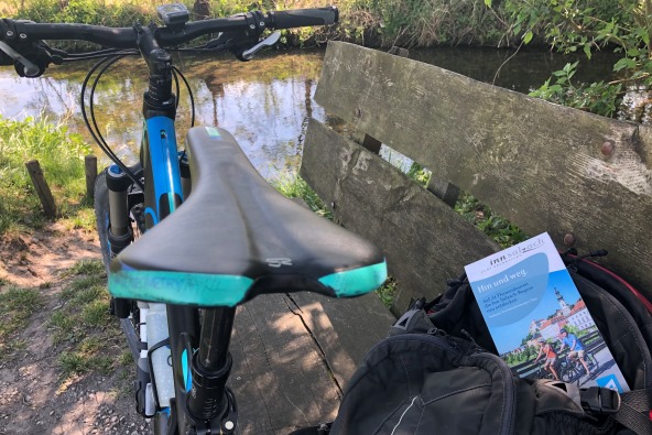 Hier sehen Sie ein Mountainbike am Kreuzweg von Heiligenstadt nach Altötting