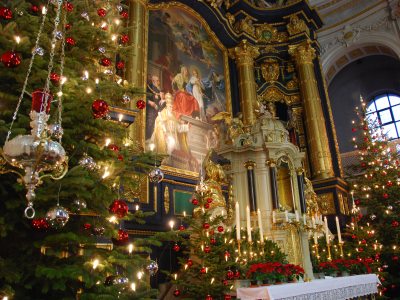 Weinhnachtsdekoration in Basilika