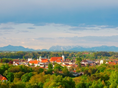 Altötting mit Alpenpanorama