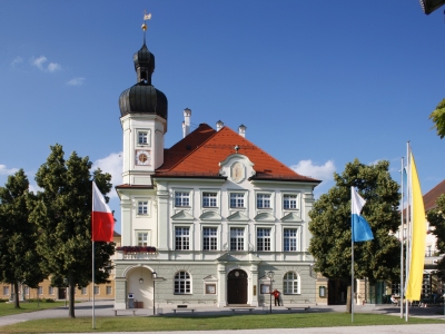 Hier sehen Sie das Rathaus am Kapellplatz