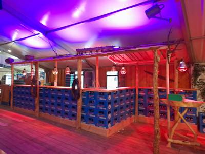 Hier sehen Sie die Bar beim Weinfest in Schlotthamm