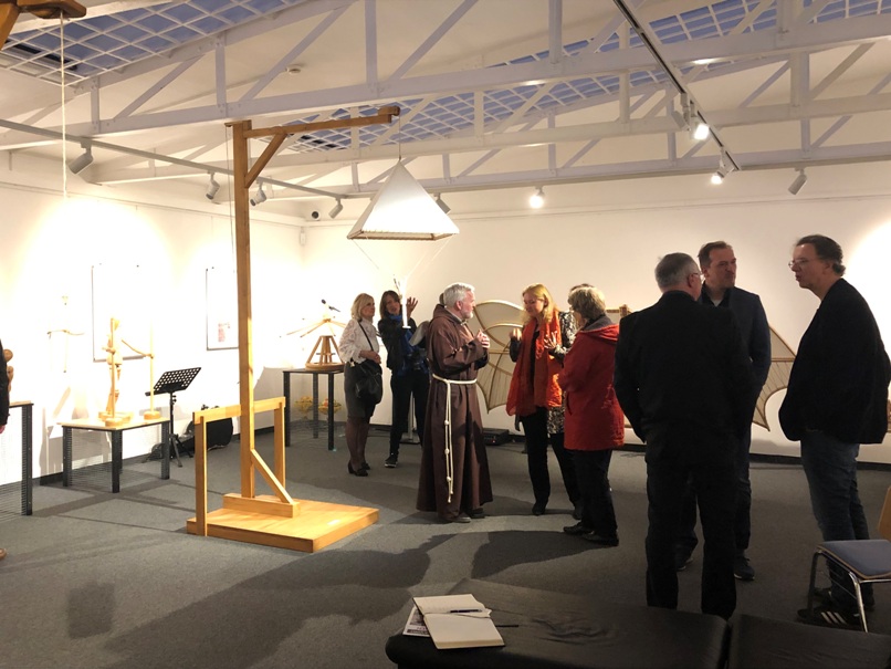 Vernissage-Ausstellung-Leonardo-da-Vinci-Stadtgalerie-Altoetting-800x600