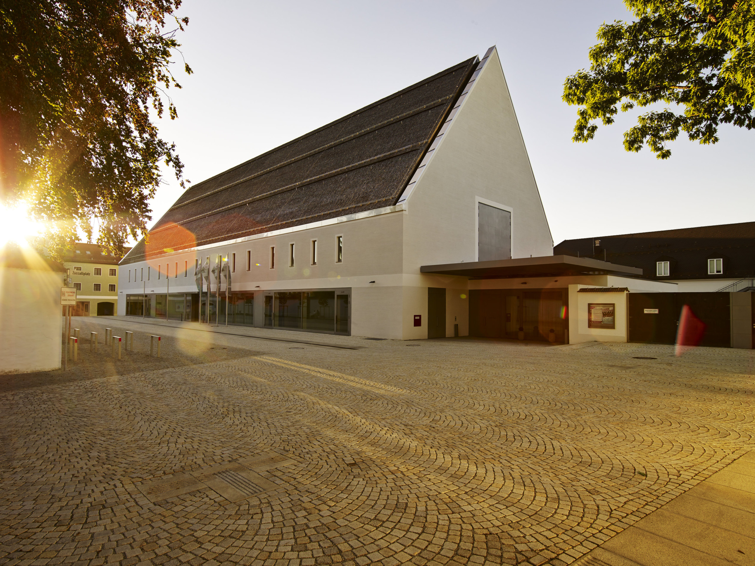 aussen-forum-altoetting-foto-iven-matheis-CF028124 aussen-forum-altoetting-foto-iven-matheis-CF028124