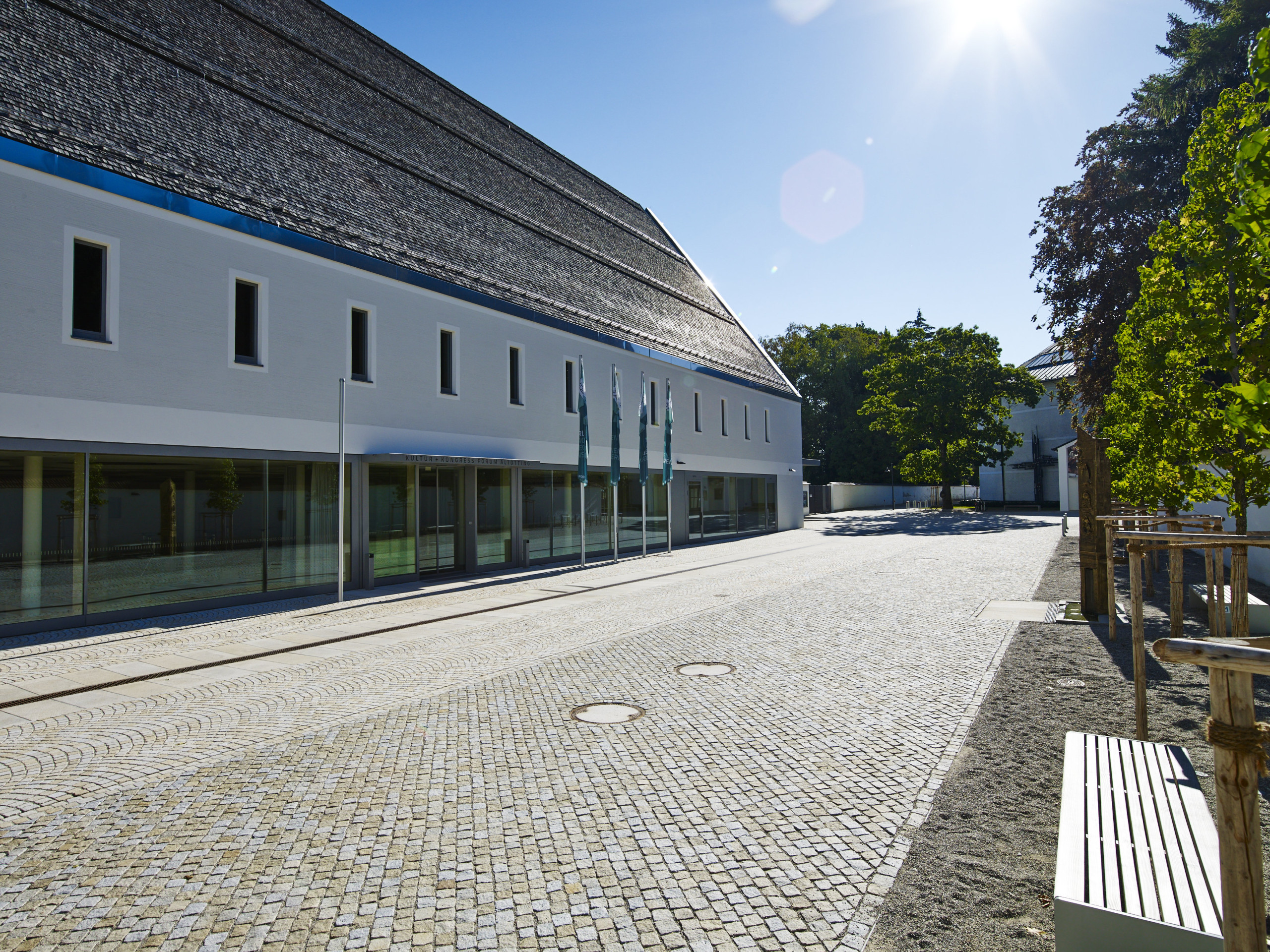 aussen-forum-altoetting-fotograf-iven-matheis-CF028235