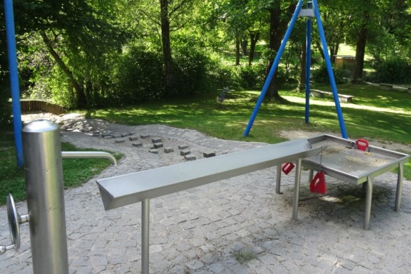 freibad-sankt-georgen-stadt-altoetting-spielplatz-foto-stadt-585x390 freibad-sankt-georgen-stadt-altoetting-spielplatz-foto-stadt-585x390