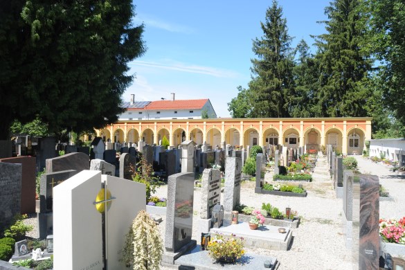 friedhof-a-altoetting-foto-stadt-5-585x390