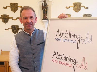 neue-Handschrift-der-Stadt-Altoetting-Stephan-Antwerpen neue-Handschrift-der-Stadt-Altoetting-Stephan-Antwerpen
