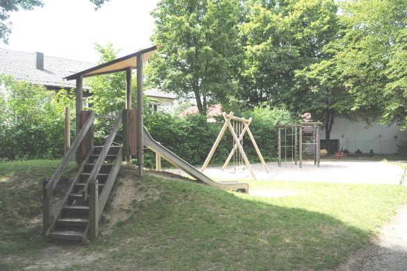 spielplatz-altoetting-karolinger-strasse-foto-stadt-585x390 spielplatz-altoetting-karolinger-strasse-foto-stadt-585x390