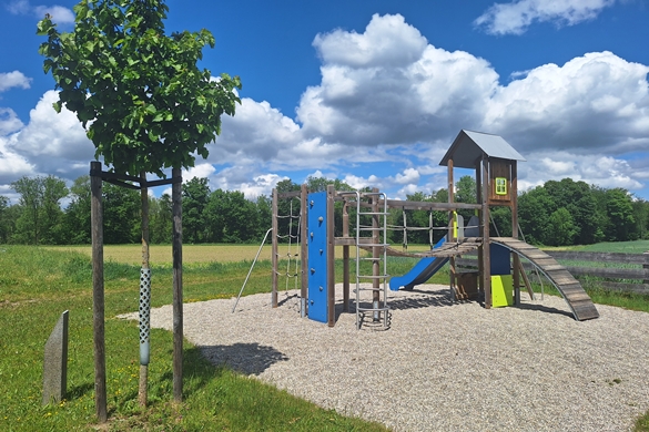 Spielplatz Altötting - Unterholzhausen, Foto: Stadt Altötting Spielplatz Altötting - Unterholzhausen, Foto: Stadt Altötting