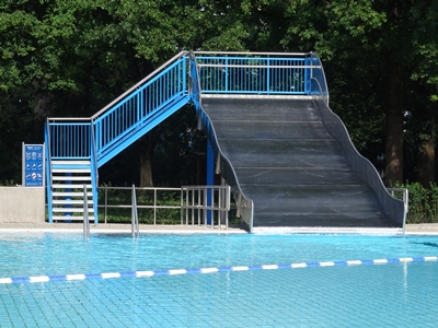 Stadt Altötting, Freibad St. Georgen, Wellenbreitrutsche, Foto: Stadt Altötting